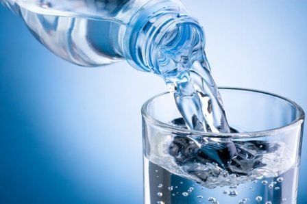 5 ragioni del bere acqua