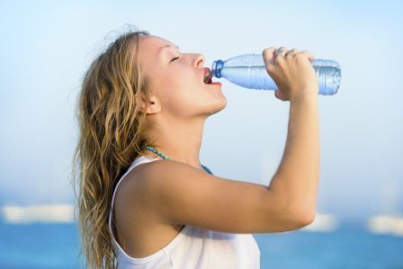 bere acqua prima che arrivi la sete